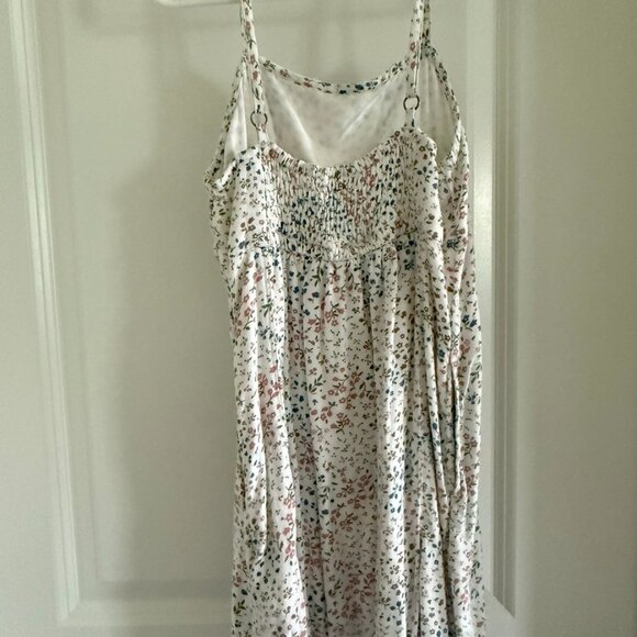 Abercrombie Kids Fit & Flare Dress White Floral - Size 7-8 - Preloved - Picture 4 of 10